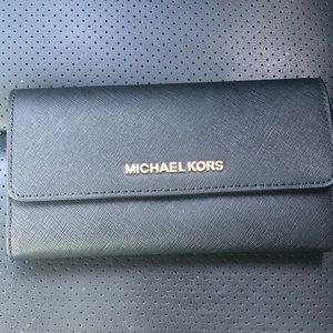 Black leather Michael Kors wallet